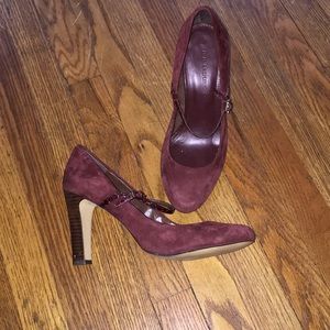 Cute pair of Banana Republic heels. Great for work
